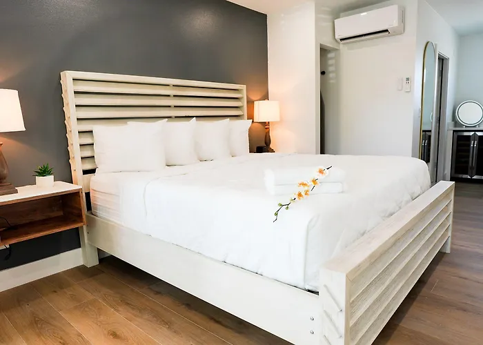 Ivory Sands 2*